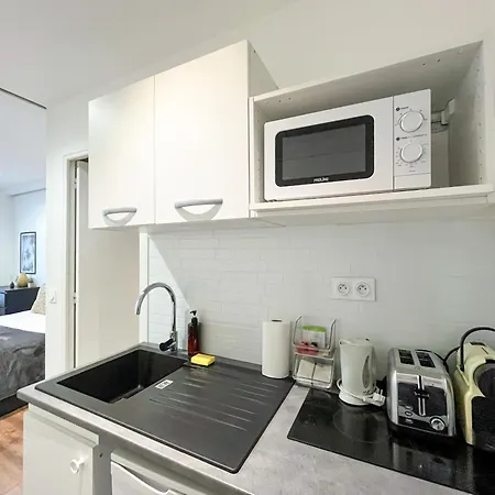 Urbanflat 209 - Bright Air-conditioned For 3 - Heart Of *