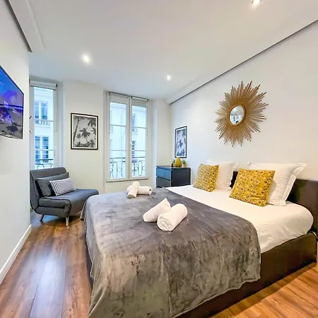 Urbanflat 209 - Bright Air-conditioned For 3 - Heart Of Paris
